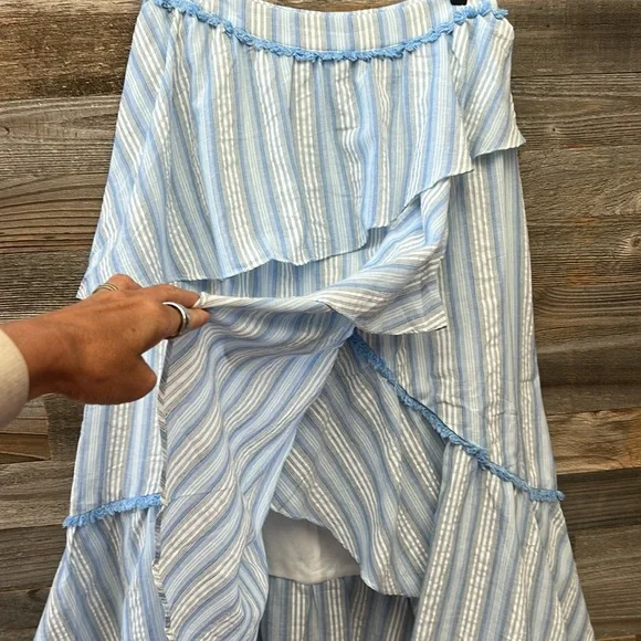 Moon River NWOT Light Blue Striped Ruffle Fringe High Low Maxi Skirt 100% cotton - Picture 3 of 12